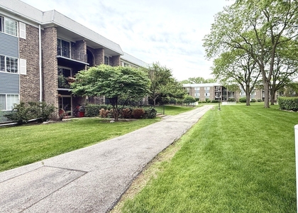 1525 N Windsor Drive - Photo 1
