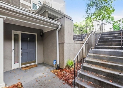 7 Saint Claire Lane Ne - Photo 1