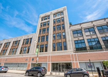 3151 N Lincoln Avenue - Photo 1