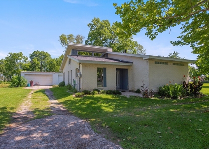 1208 Weyer Street - Photo 1