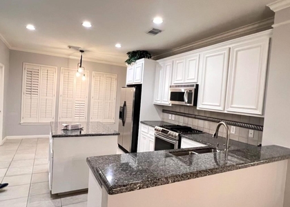 2905 W Dallas Street - Photo 1