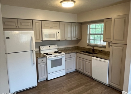 3325 Airport Road N - Photo 1