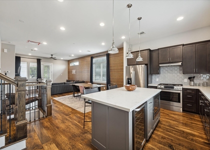 1412 Cleburne Street - Photo 1