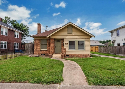 2611 Rosewood Street - Photo 1