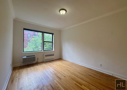 East 85 Street - Photo 1