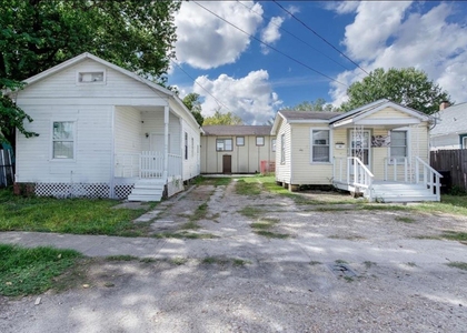 906 1/2 Panama Street - Photo 1
