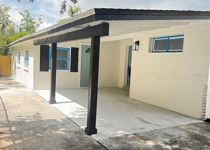 3205 E Shadowlawn Avenue - Photo 1