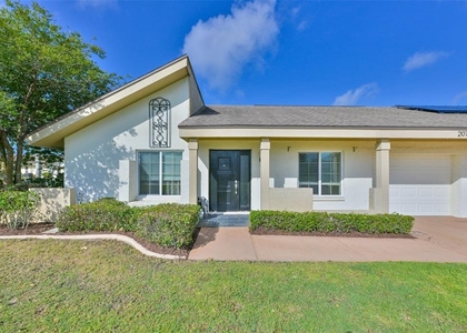 207 Islip Way - Photo 1