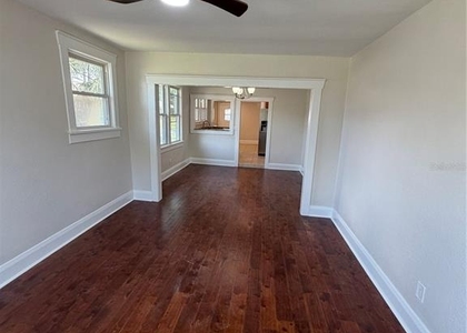 919 W Plymouth Street - Photo 1