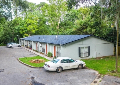 409 Ne 11th Street - Photo 1