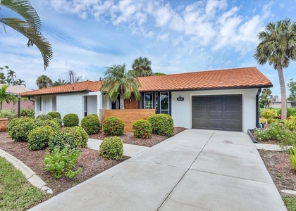 4696 Pompano Street - Photo 1