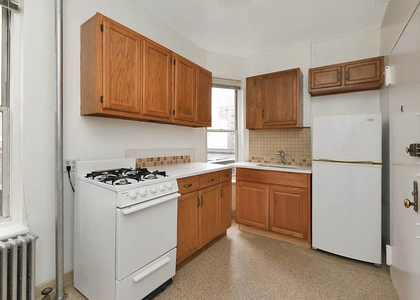 540 West 47th Street - Photo 1