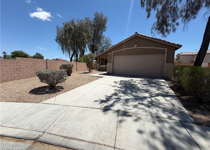 2817 King Michael Avenue - Photo 1