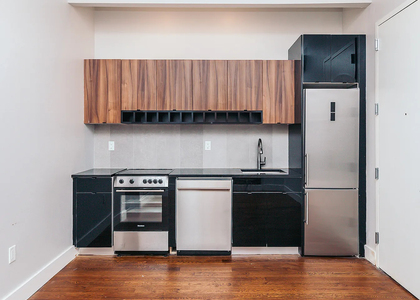 720 Knickerbocker Avenue - Photo 1