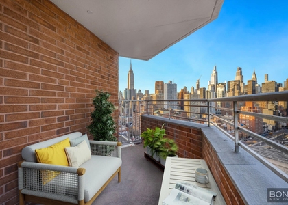 Second Avenue - Photo 1