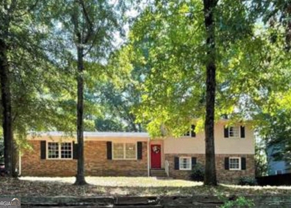 527 University Circle - Photo 1