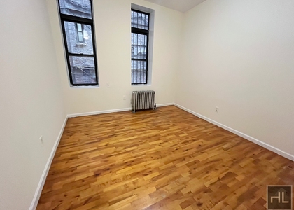 2 Avenue - Photo 1