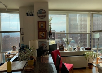 Lexington Avenue - Photo 1