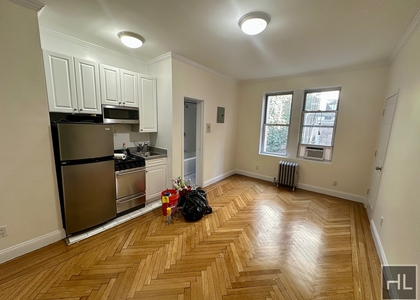 West 13 Street - Photo 1