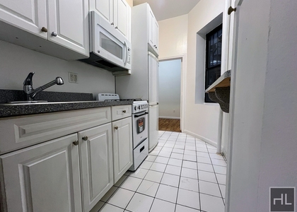 2 Avenue - Photo 1
