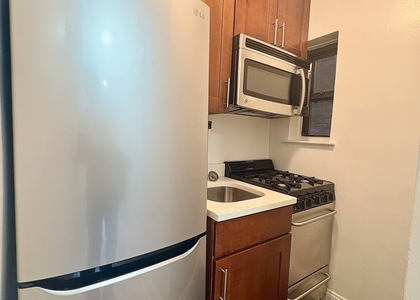 East 85 Street - Photo 1
