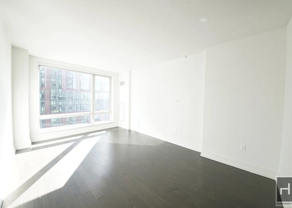 10th Avenue - Photo 1