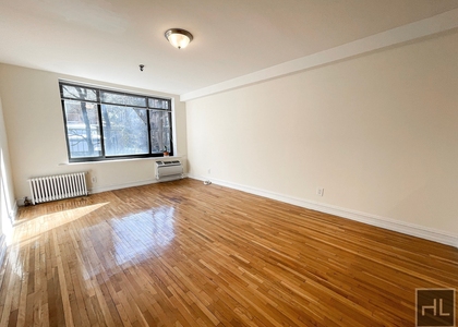 East 83 Street - Photo 1