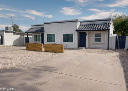 423 S Terry Lane - Photo 1