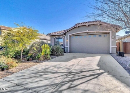 327 W Tamarack Drive - Photo 1