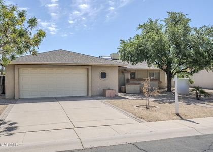 7707 S Kenwood Lane - Photo 1