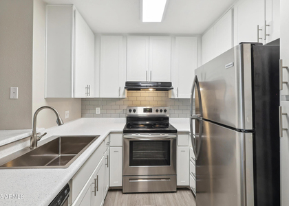 1620 W Southern Avenue - Photo 1