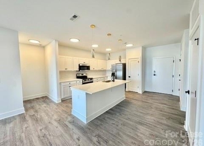 175 W Black Street - Photo 1
