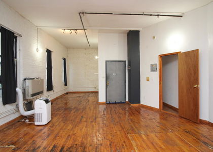 1670 Gates Ave - Photo 1