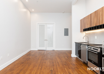 720 Knickerbocker Avenue - Photo 1