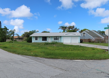 601 Se Polynesian Avenue - Photo 1