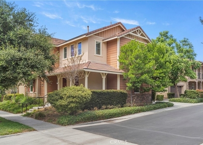 217 Wicker - Photo 1