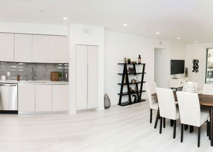 625 S Barrington Avenue - Photo 1