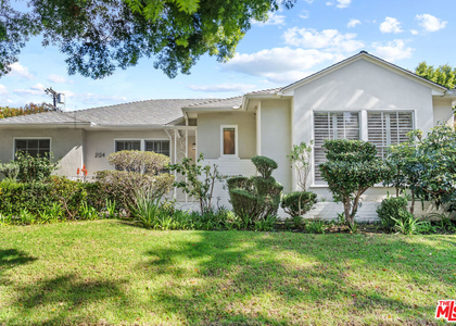 2124 Hillsboro Avenue - Photo 1