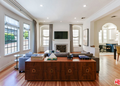 1014 N Doheny Drive - Photo 1