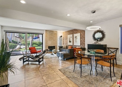 5720 Owensmouth Avenue - Photo 1
