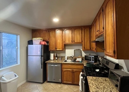 1462 Oliver Ave - Photo 1