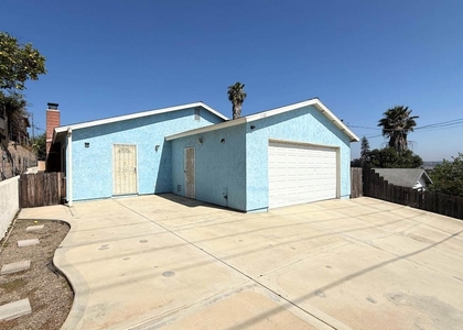 1121 Grand Ave - Photo 1
