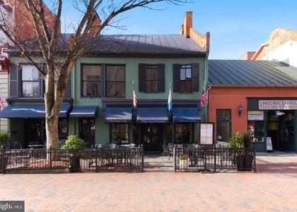 105 N Loudoun Street - Photo 1