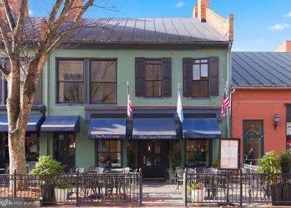 105 N Loudoun Street - Photo 1
