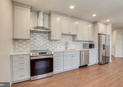 210 E Boscawen St - Photo 1