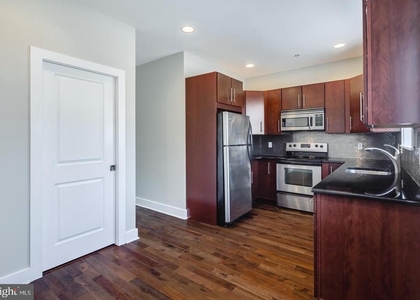 2631 Catharine Street - Photo 1