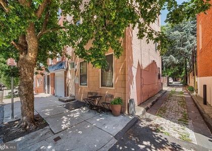 507 Catharine Street - Photo 1