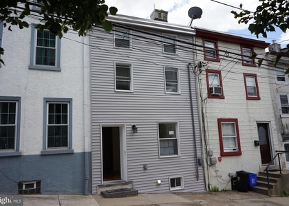 135 Gay Street - Photo 1