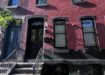 1706 W Diamond Street - Photo 1