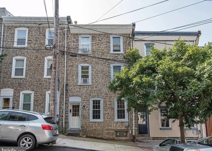 235 Hermitage Street - Photo 1